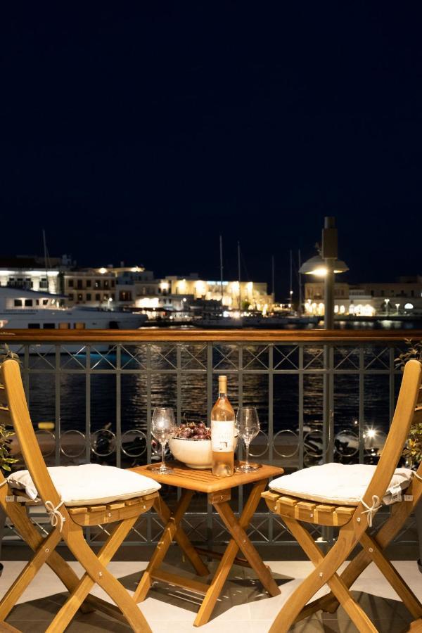 Venus Luxury Apartment Ermoupoli Eksteriør billede